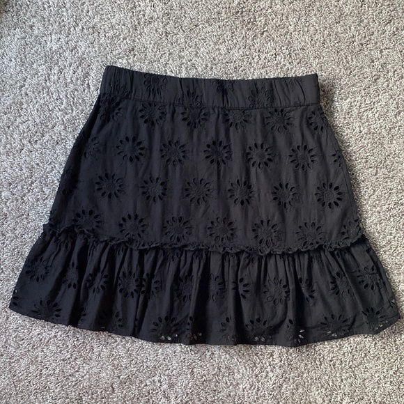 Zara Embroidered Floral Skirt - Picture 2 of 8